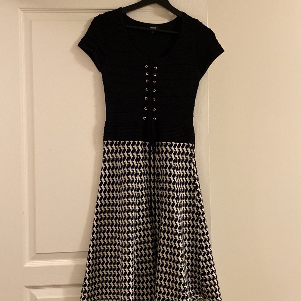 Xoxo black and white wool dress, it’s M😍so cute